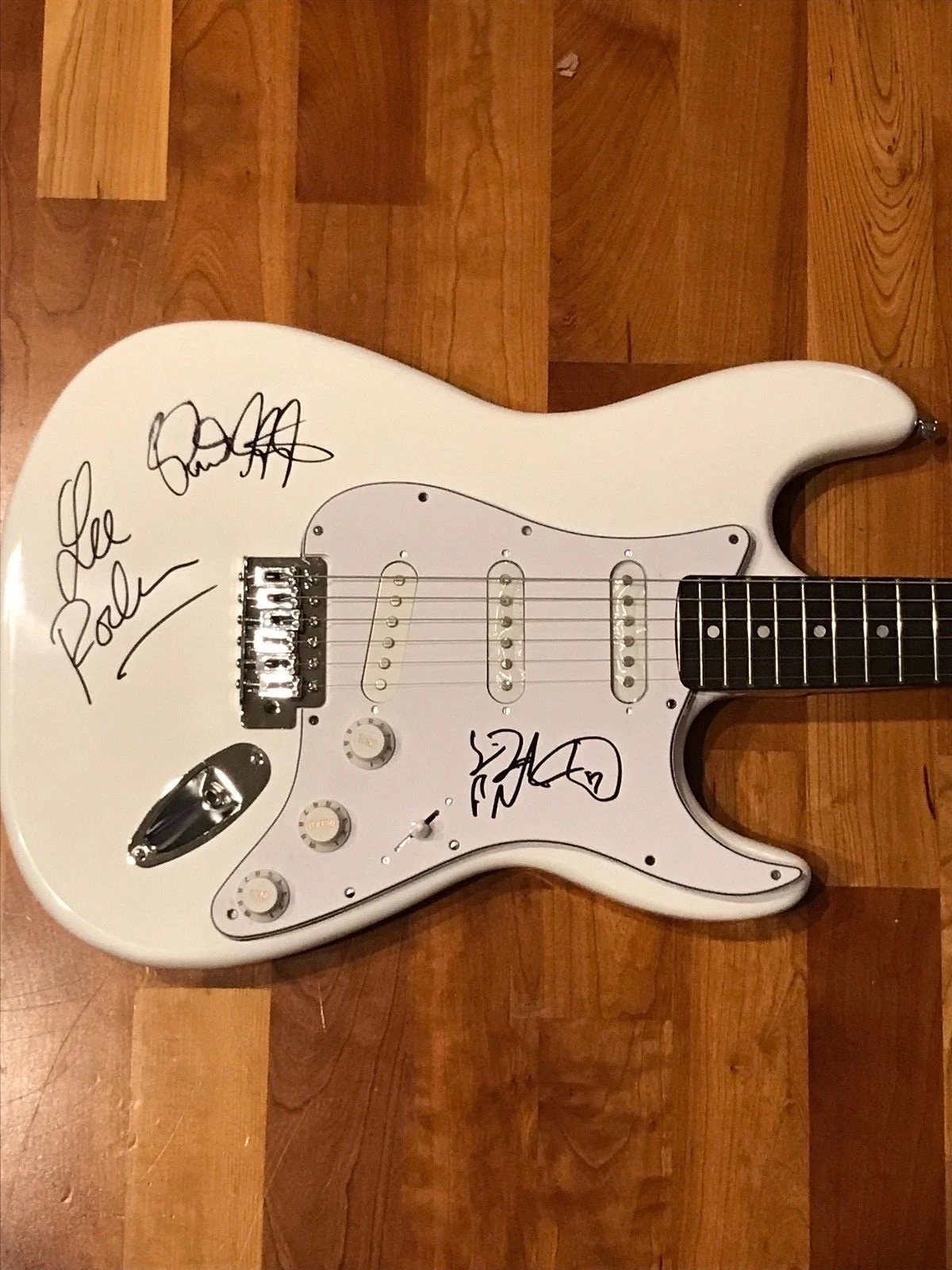 * STRAY CATS * signed electric guitar * SETZER ROCKER SLIM JIM PHANTOM * PROOF 3