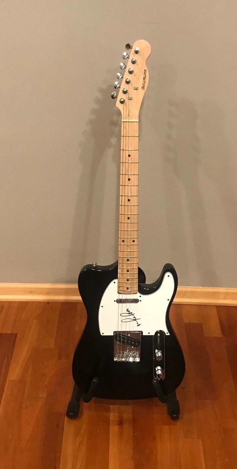 * KELSEA BALLERINI * signed autographed electric guitar *  UNAPOLOGETICALLY * 1