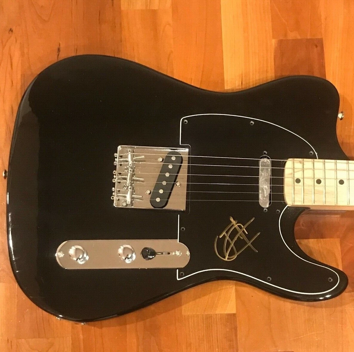 * JOSH KLINGHOFFER * signed electric guitar * RED HOT CHILLI PEPPERS * 1
