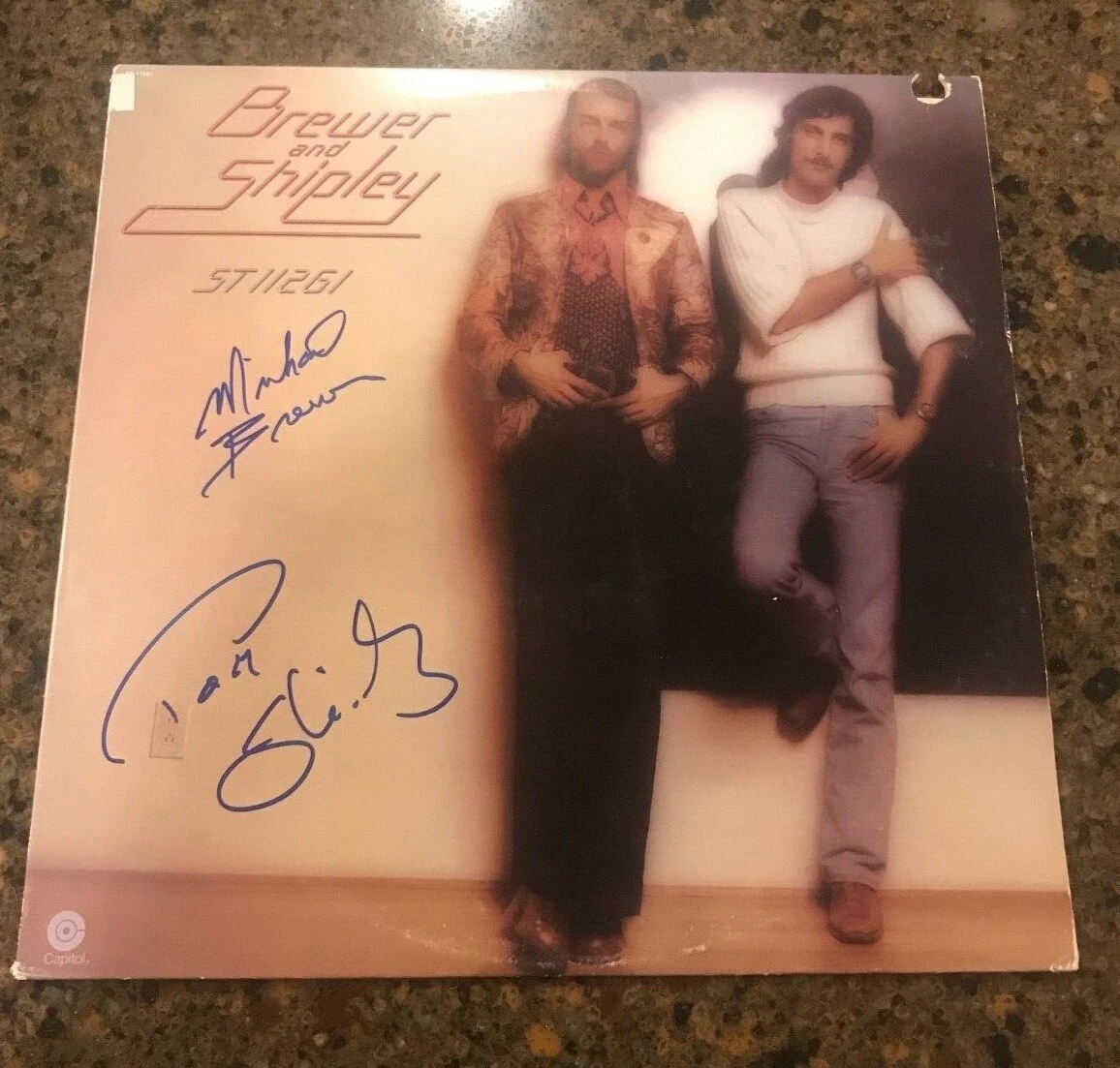 * MICHAEL BREWER &  TOM SHIPLEY * signed autographed album * ST11261* 2