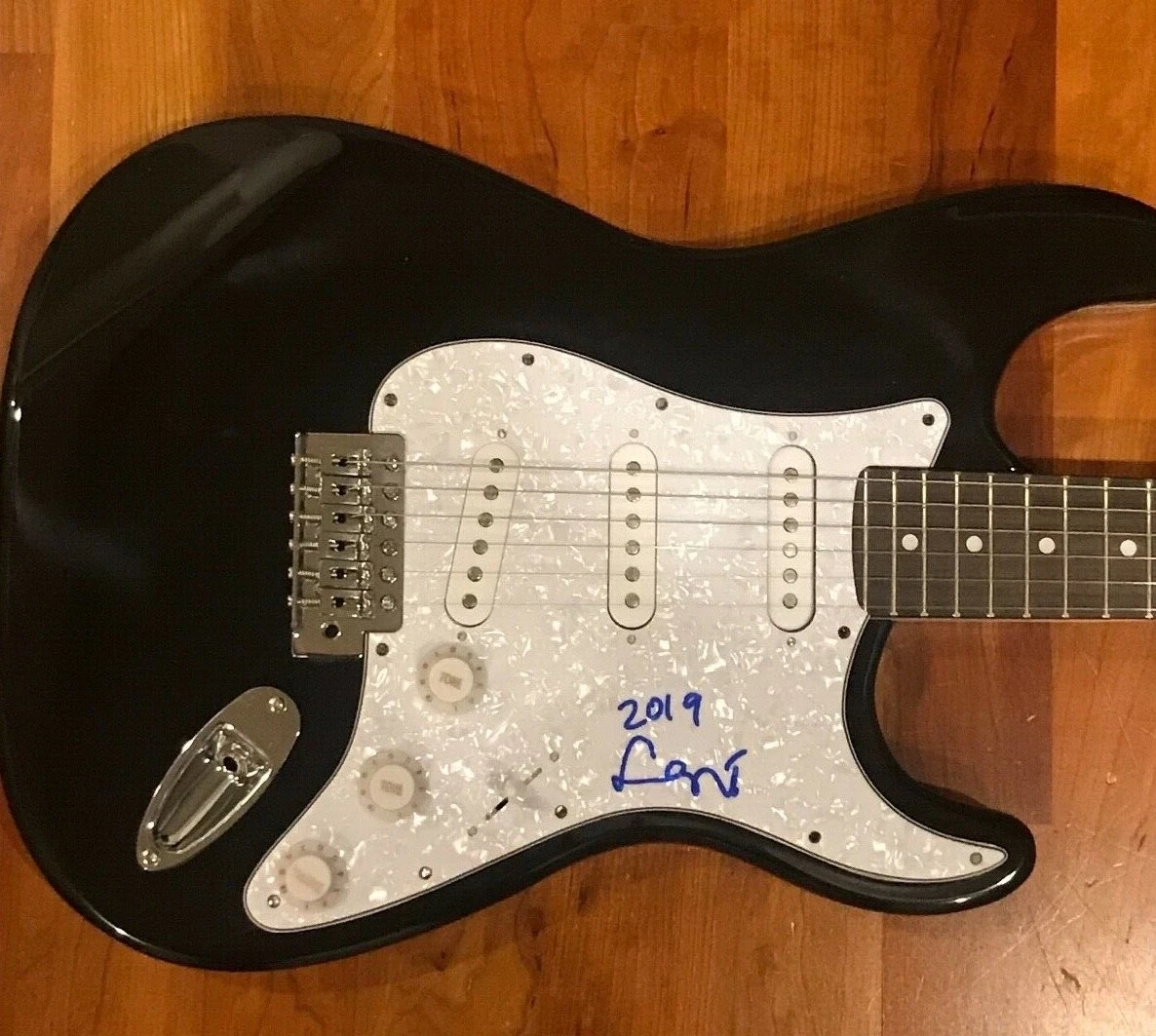 * LESLIE FEIST * signed autographed electric guitar * BROKEN SOCIAL SCENE * 2