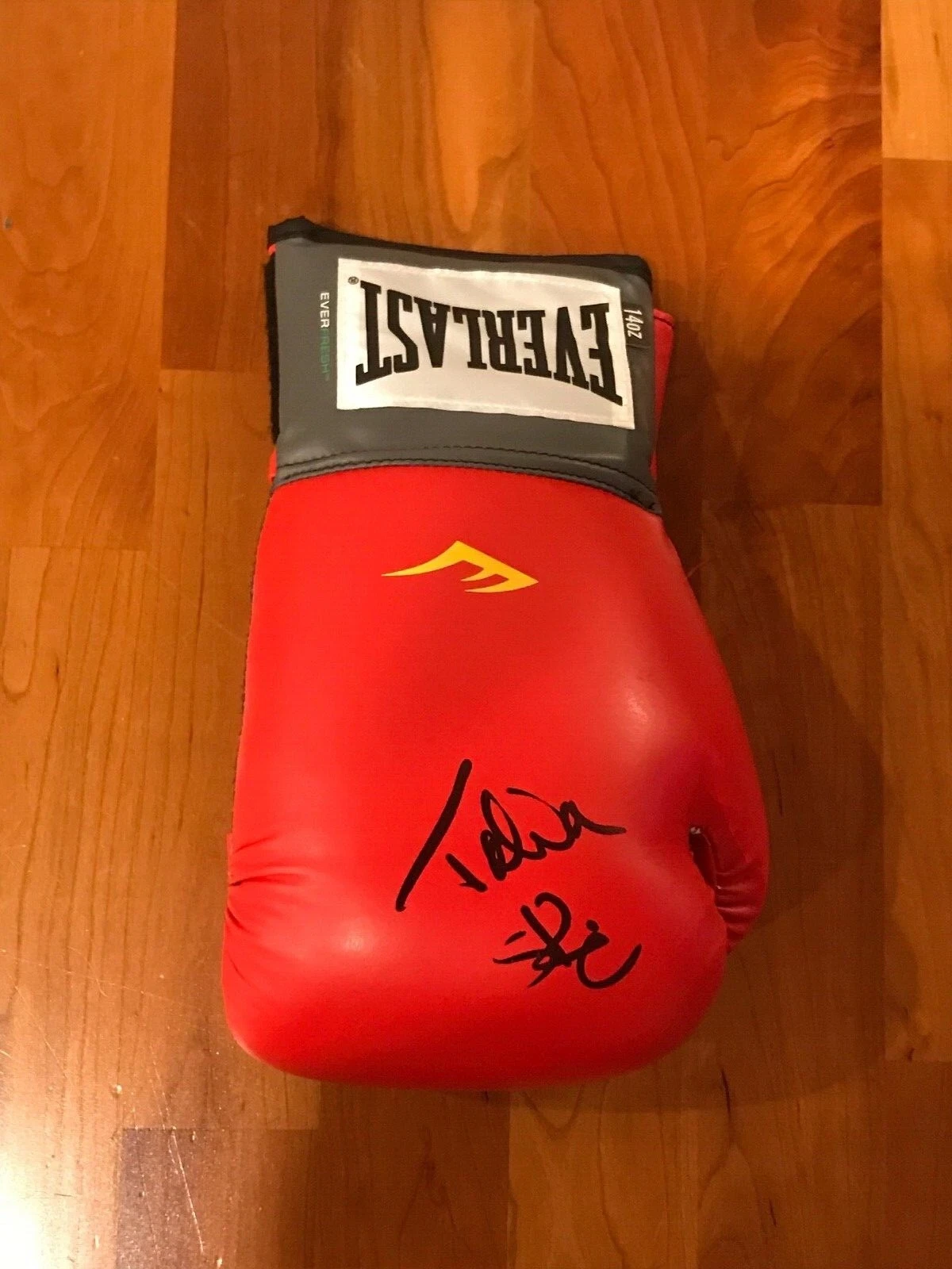 * TALIA SHIRE * SIGNED BOXING GLOVE * ROCKY * ADRIAN * EXACT PROOF * 2 COLLECTIBLE MEMORABILIA