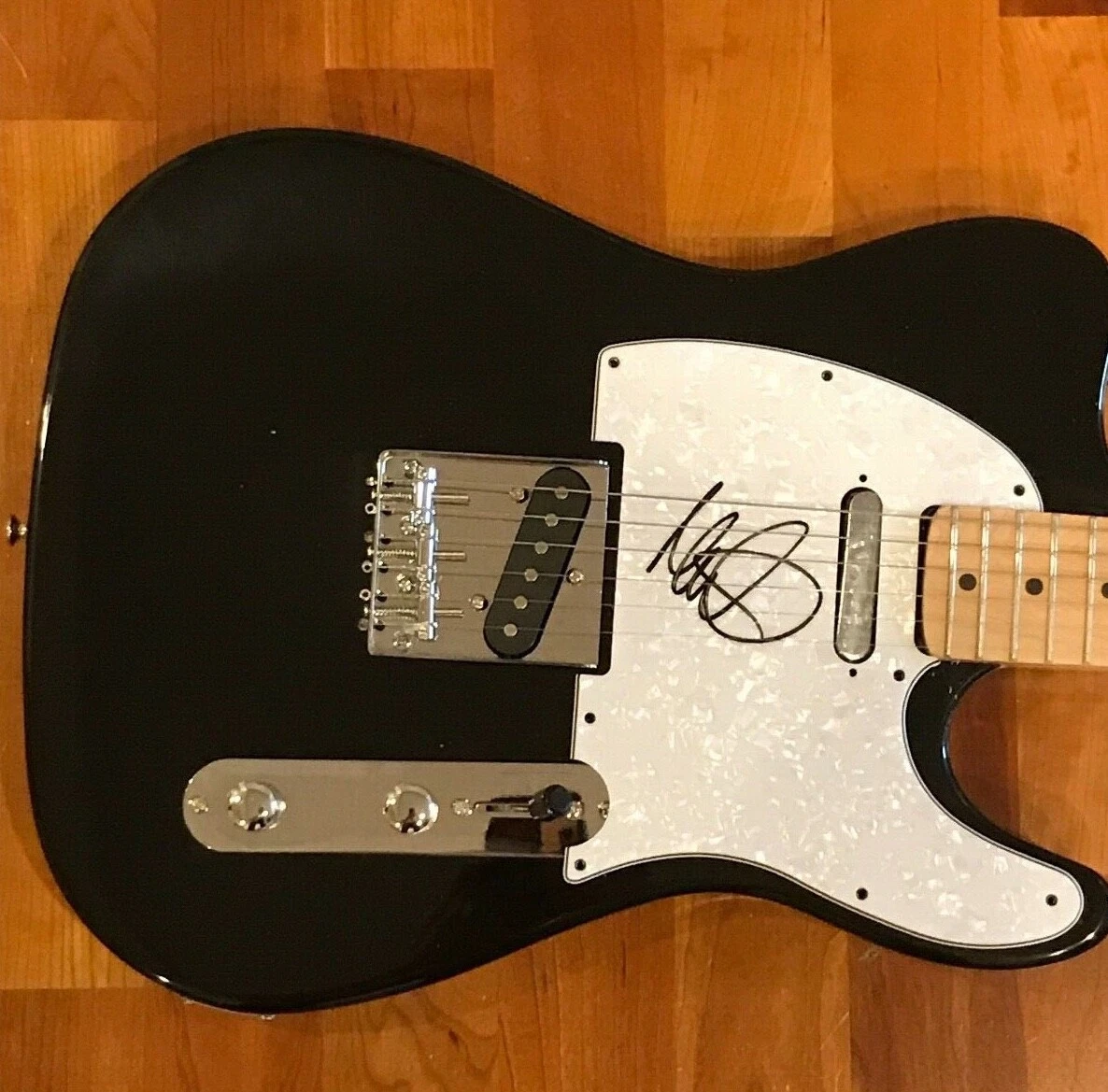* MIKE PETERS * signed autographed electric guitar * THE ALARM * 1