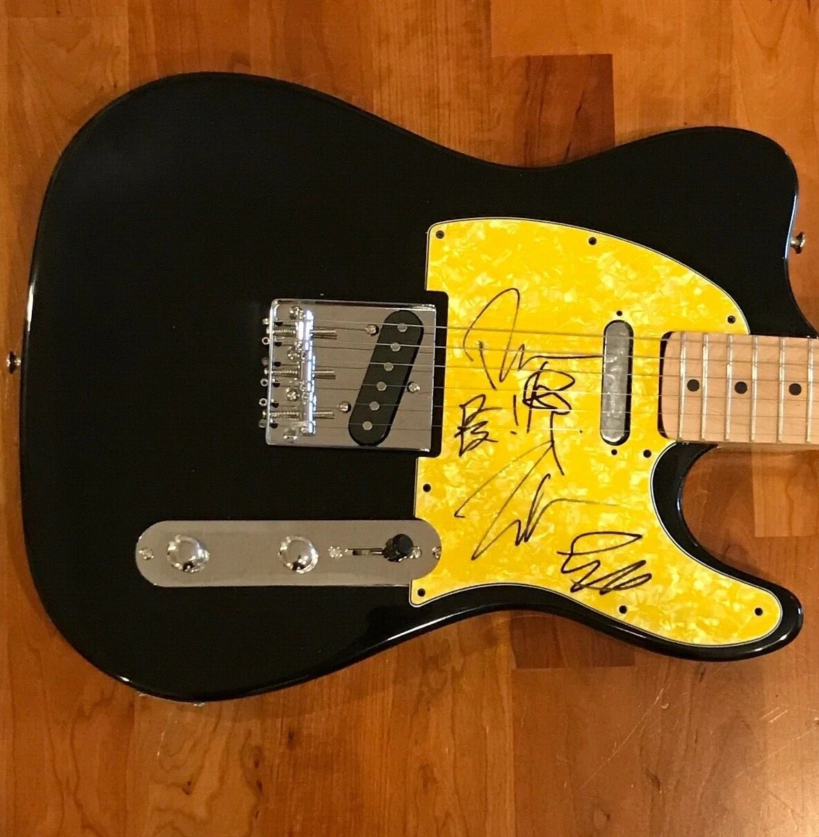 * ONE REPUBLIC * signed autographed electric guitar * RYAN TEDDER FULL BAND * 7