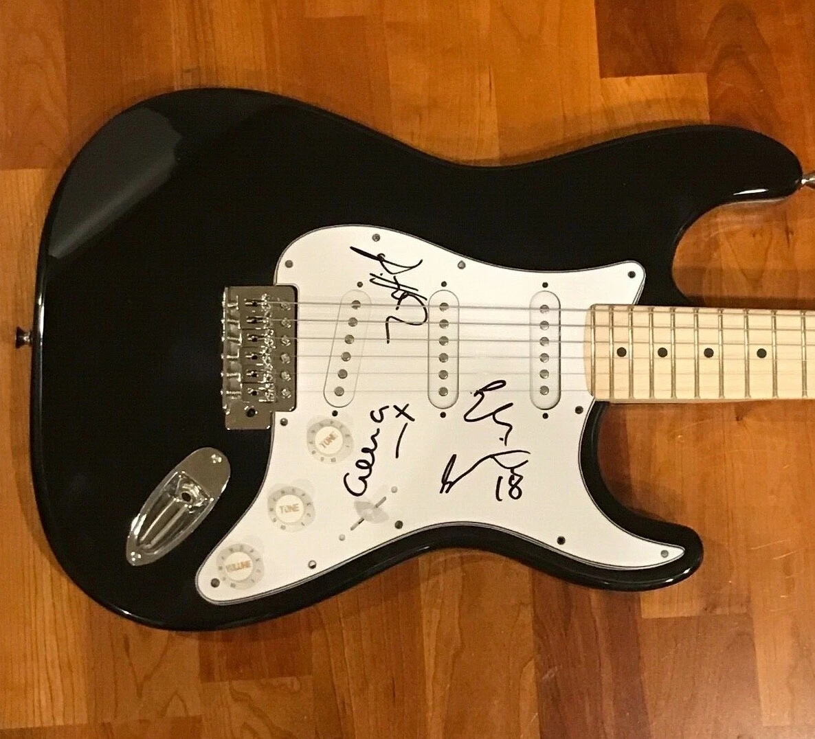 * NEW ORDER * signed electric guitar * HOOK, SUMNER, GILBERT & MORRIS * 3