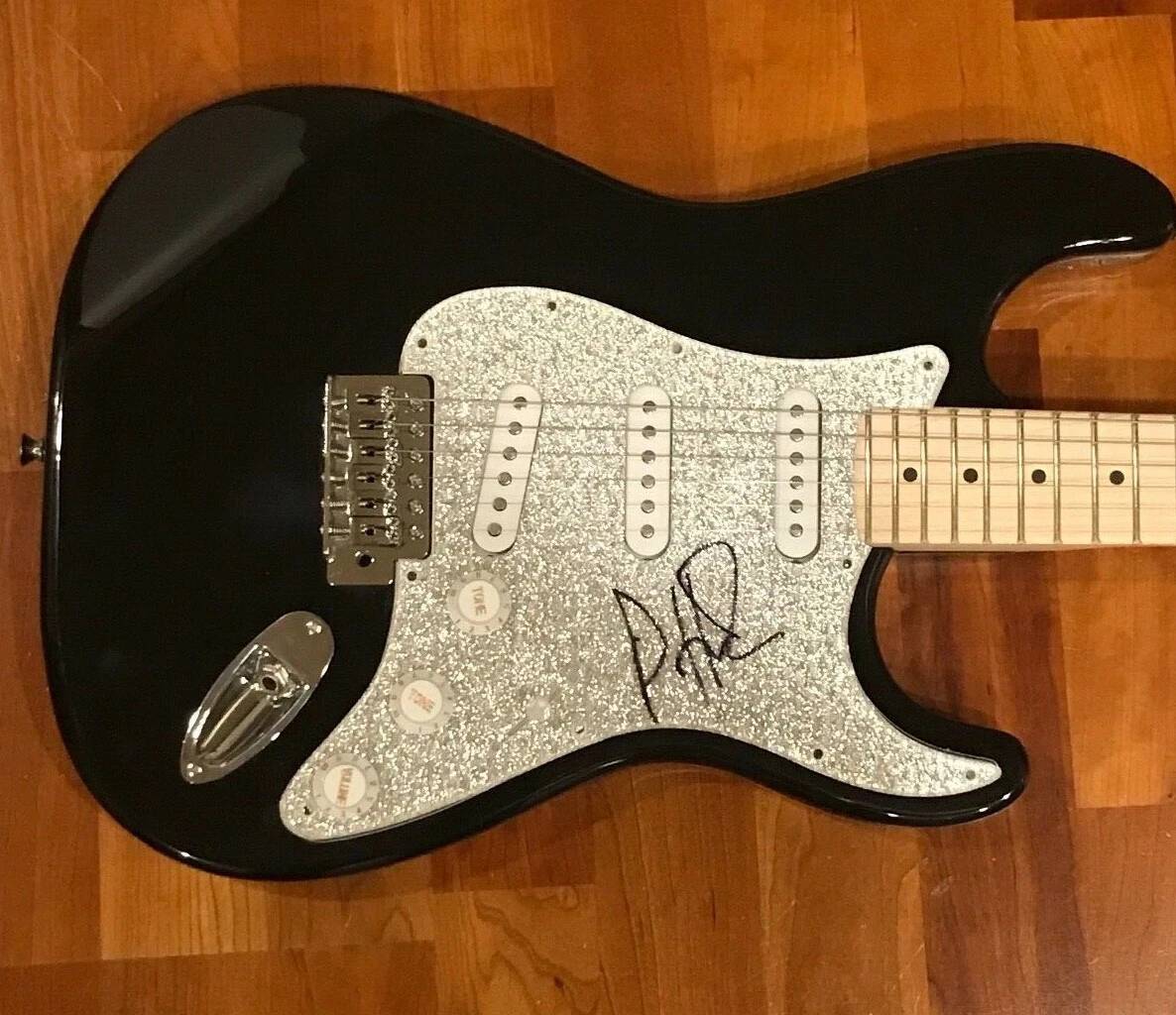 * PETER HOOK * signed autographed electric guitar * NEW ORDER * JOY DIVISION * 1