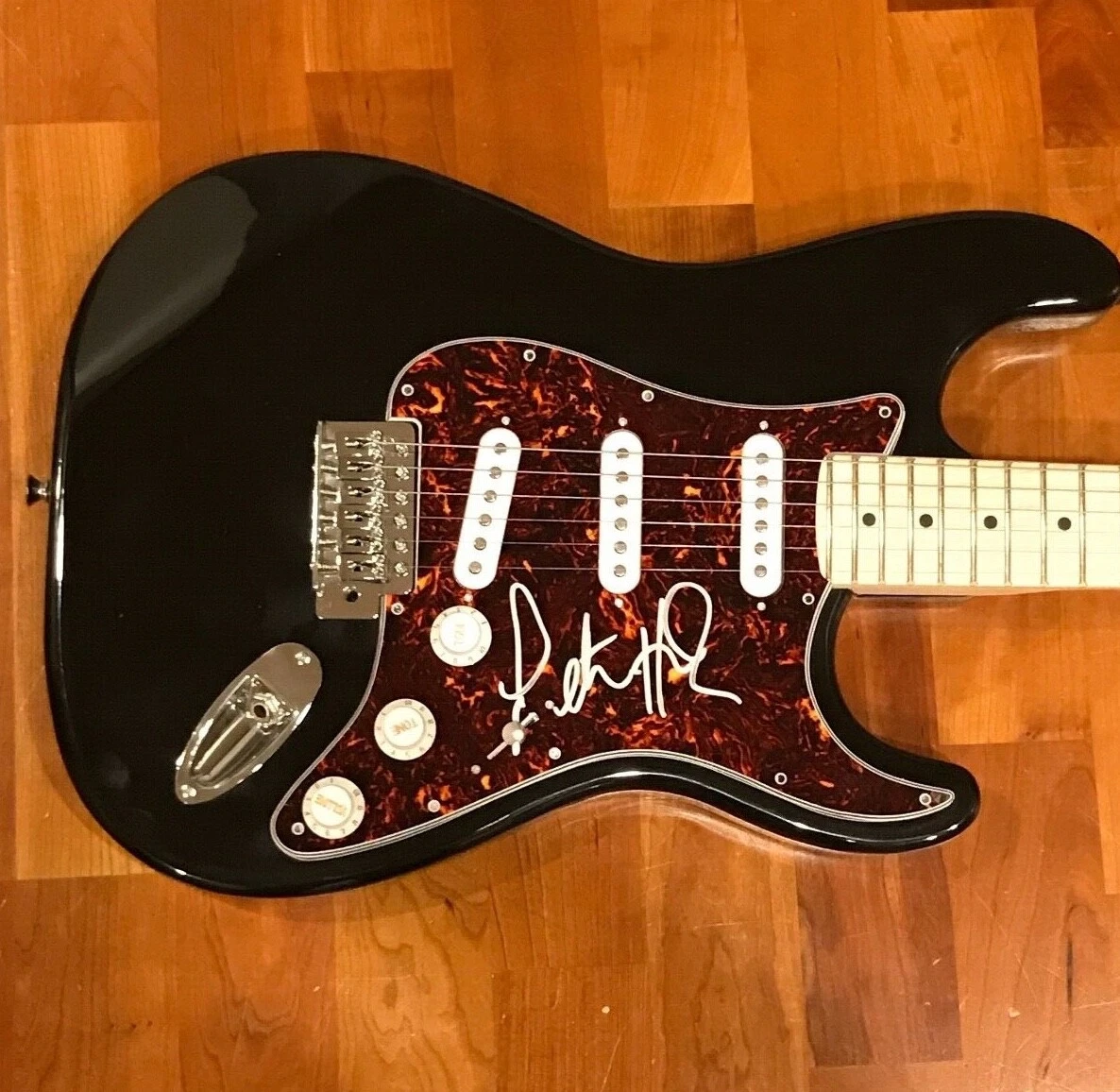 * PETER HOOK * signed autographed electric guitar * NEW ORDER * JOY DIVISION * 4