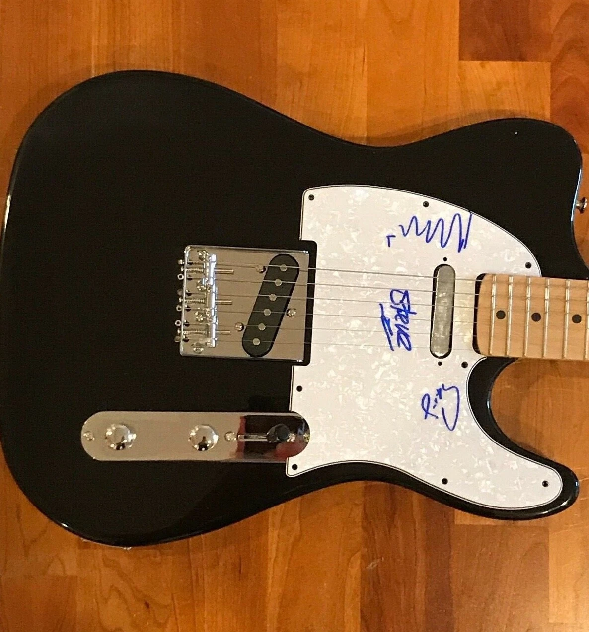 * MODERN ENGLISH * signed autographed electric guitar * GARY, STEVE & MIKE * 1
