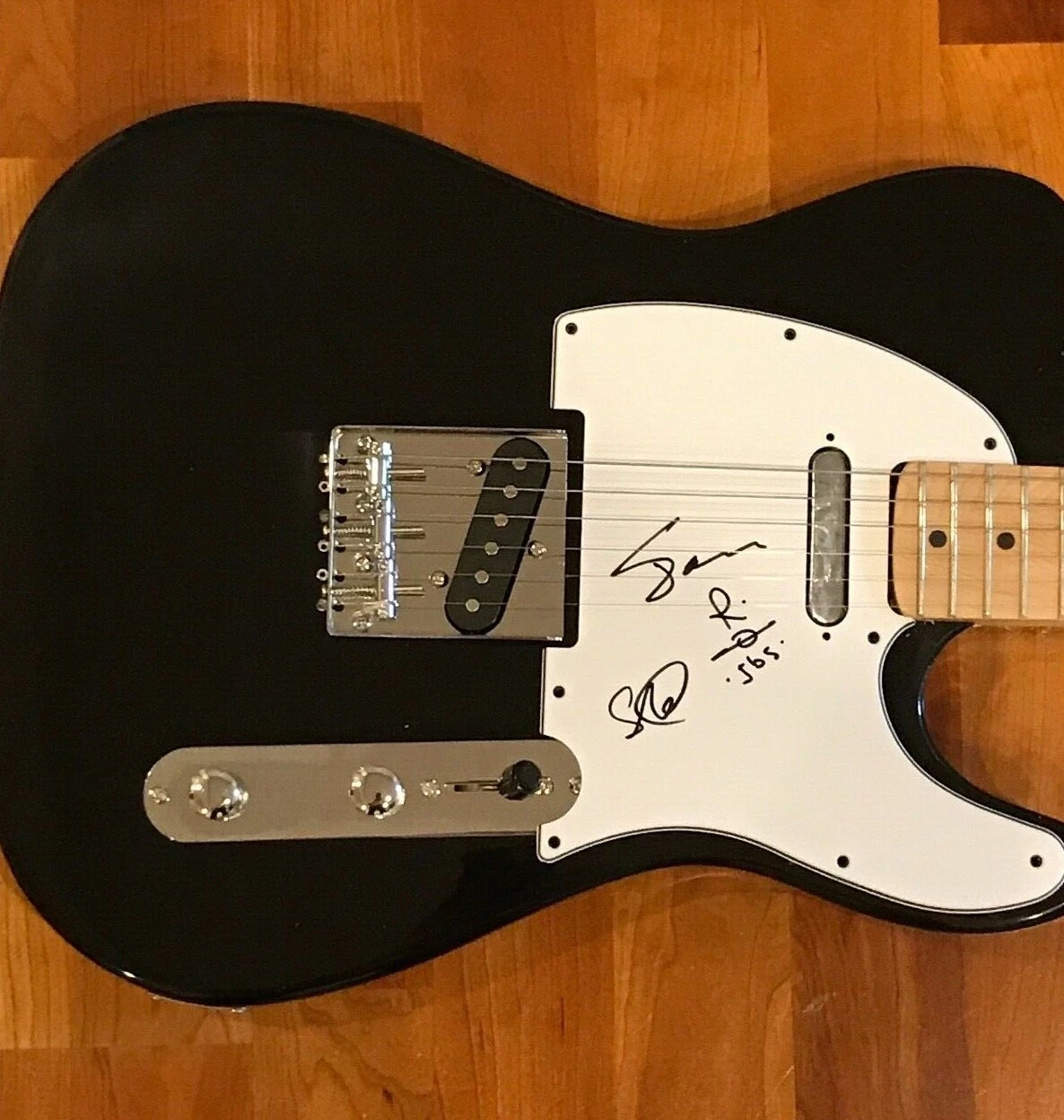 * GIN BLOSSOMS * signed electric guitar * ROBIN WILSON, JESSE & SCOTT * PROOF *2