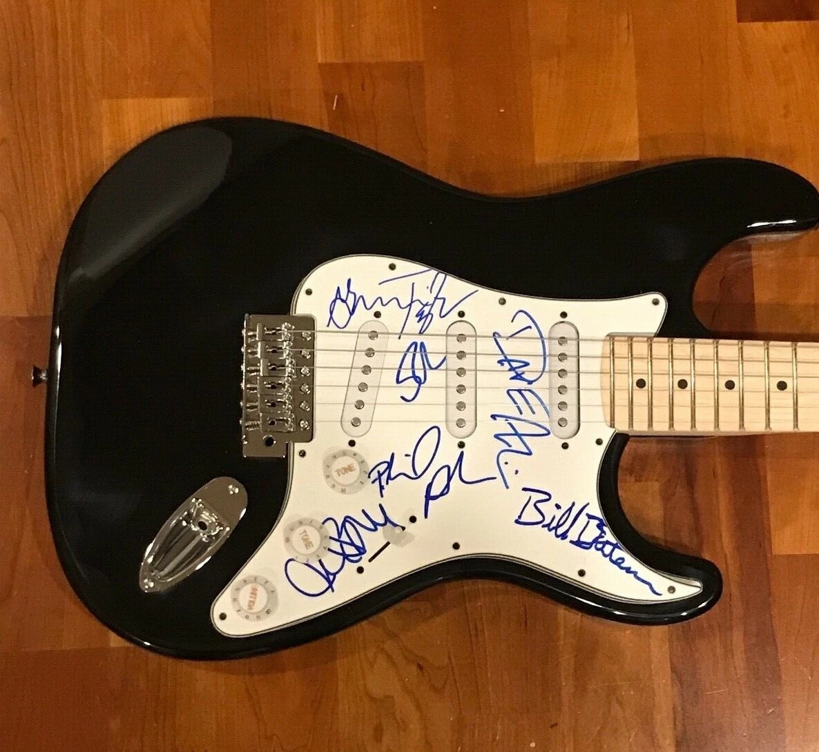 * THE BLASTERS * signed guitar * ALVIN, BAZZ, BERLIN,TAYLOR & BATEMAN * PROOF 7
