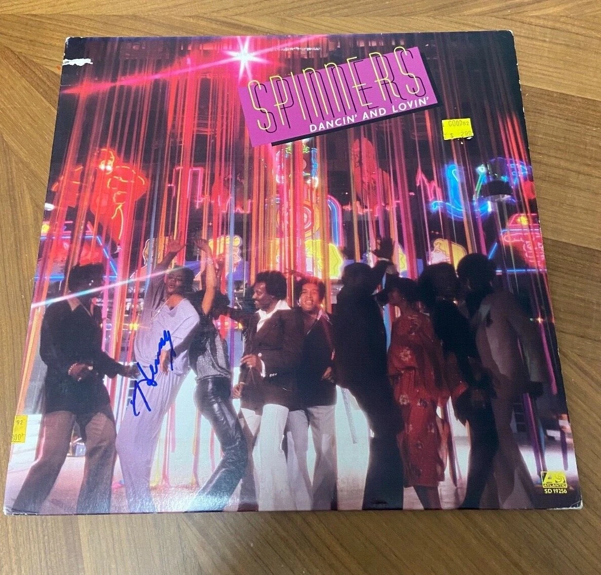* HENRY FAMBROUGH * signed vinyl album * THE SPINNERS * DANCIN' AND LOVIN' * 1