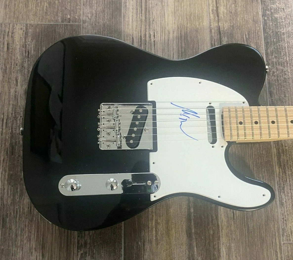 * MARK WYSTRACH * signed electric guitar * MIDLAND * COA * 1