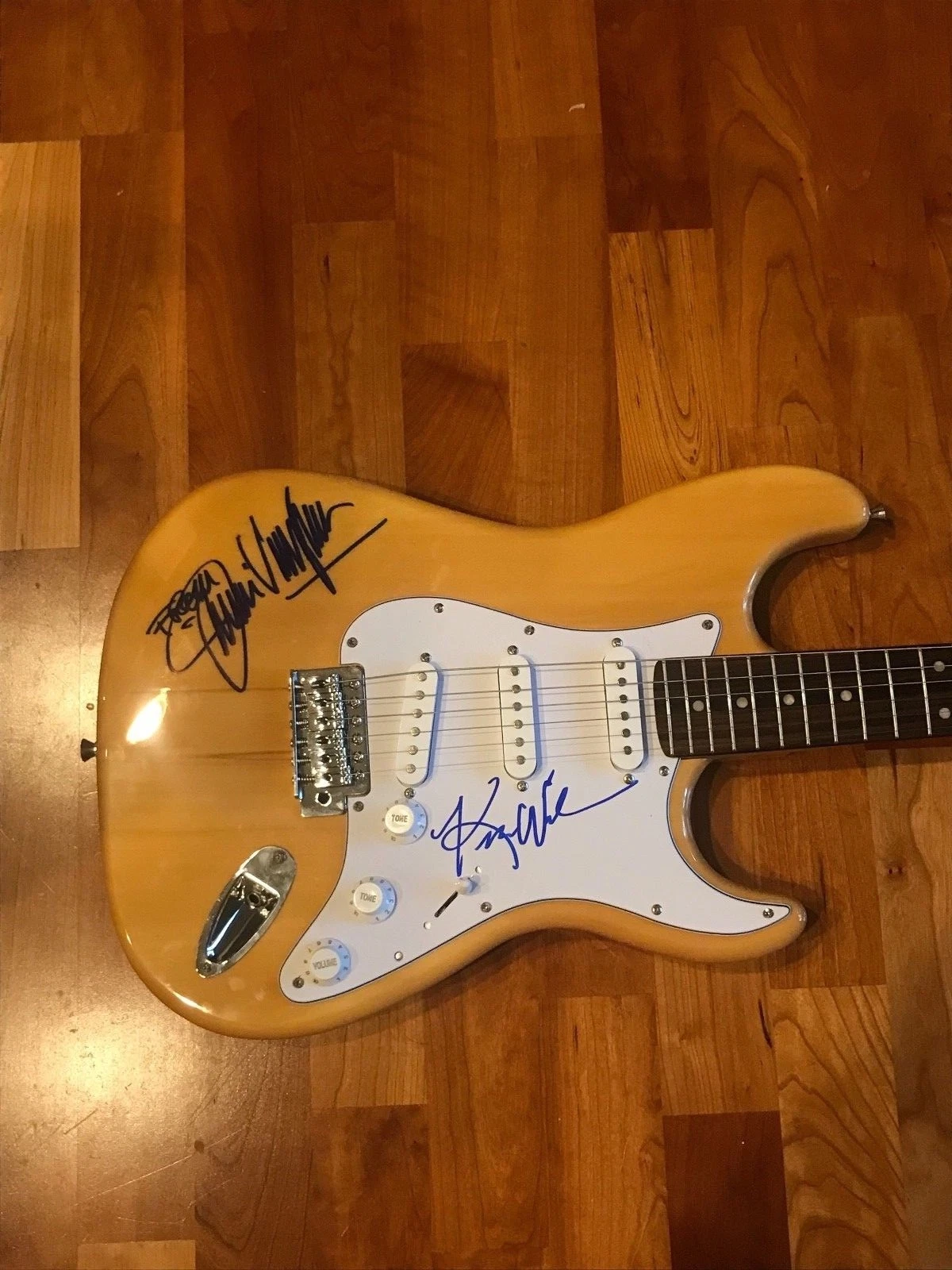 *THE FABULOUS THUNDERBIRDS* signed electric guitar *KIM WILSON JIMMIE VAUGHAN* 1