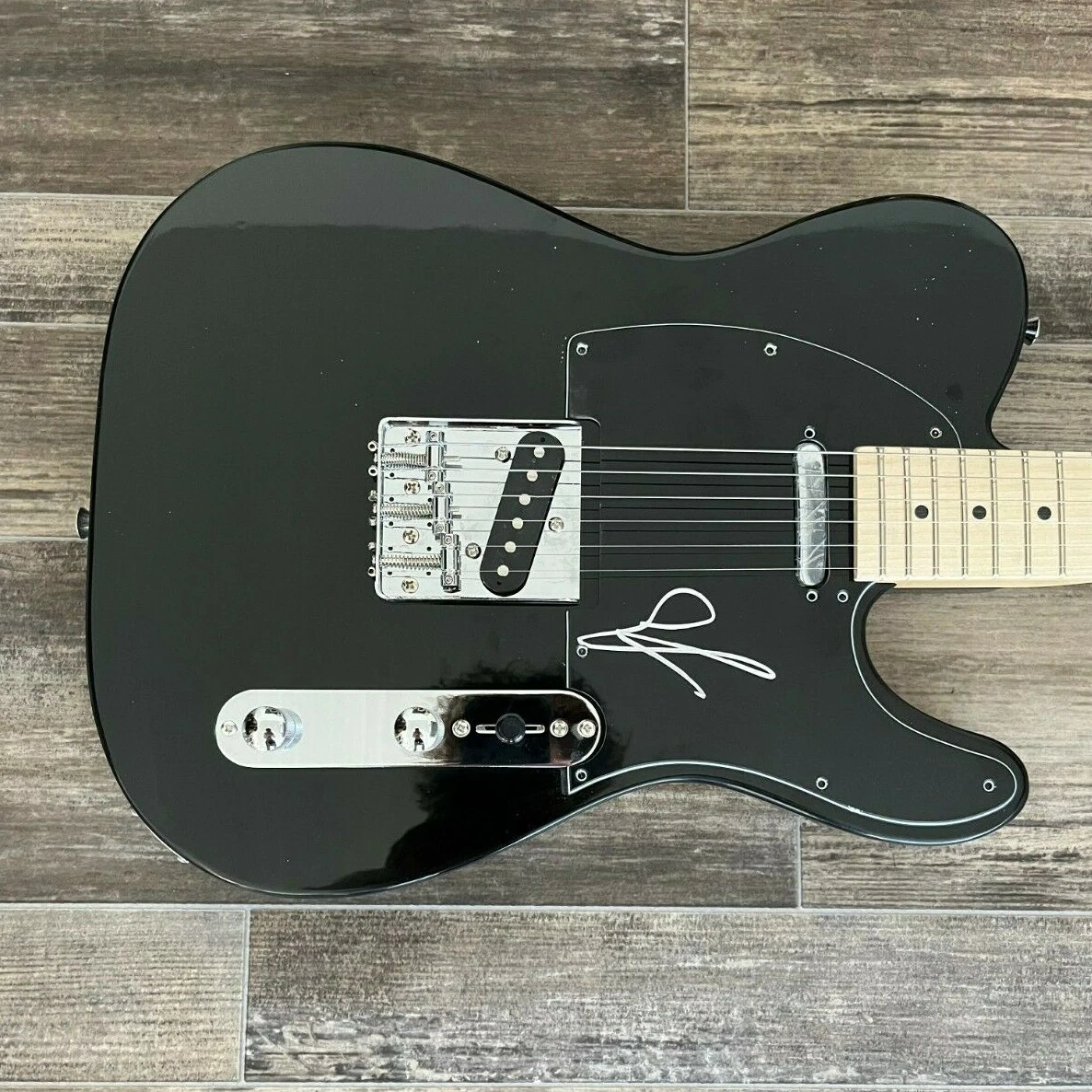 * ERIC NALLY * signed electric guitar * FOXY SHAZAM * COA * 5