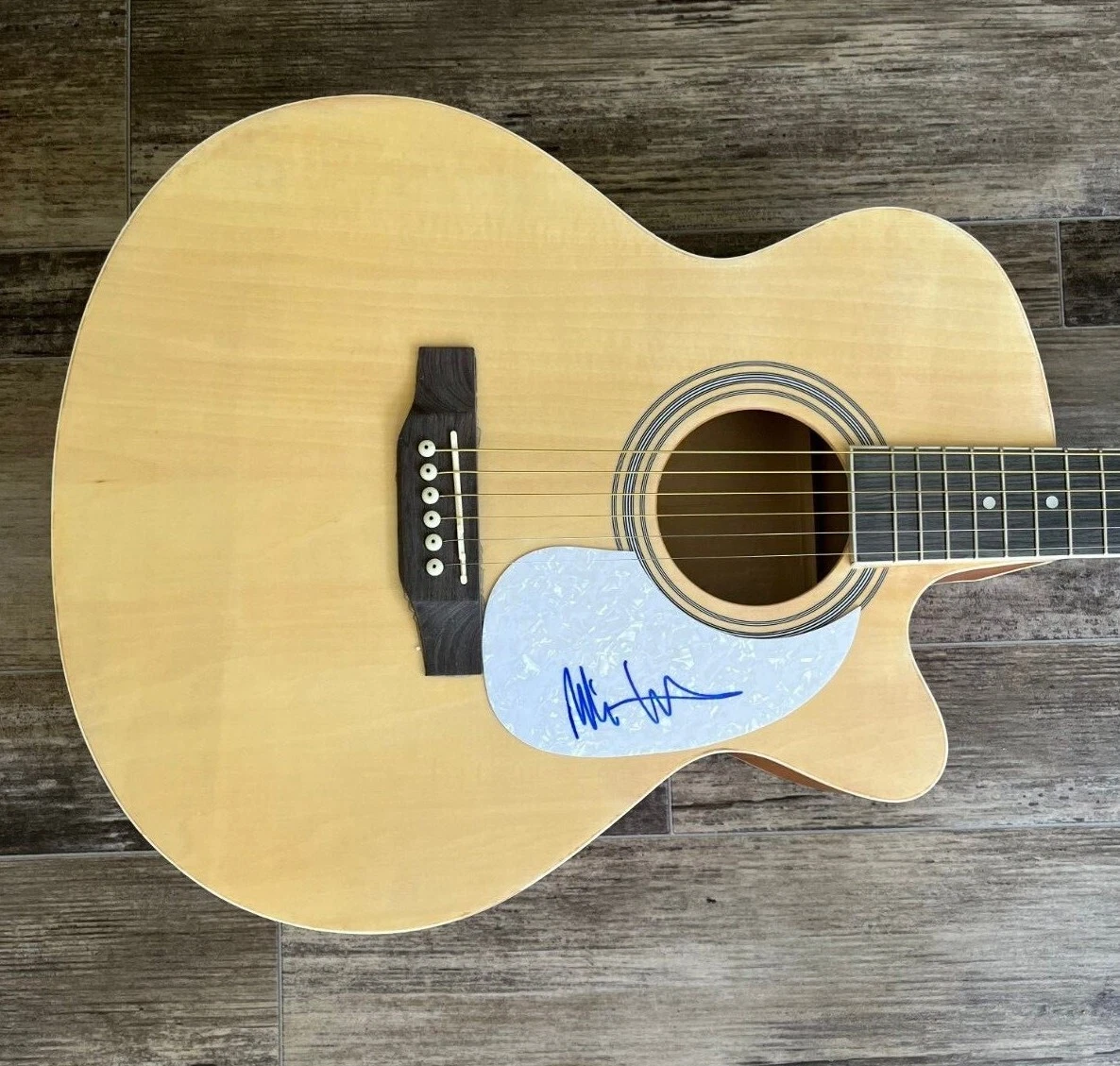 * MELISSA ETHERIDGE * signed acoustic guitar * COME TO MY WINDOW * COA * 2
