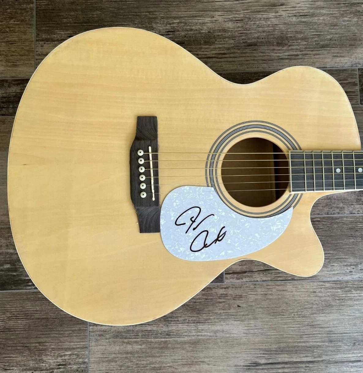 * DARIUS RUCKER * signed acoustic guitar * WAGON WHEEL * COA * 2