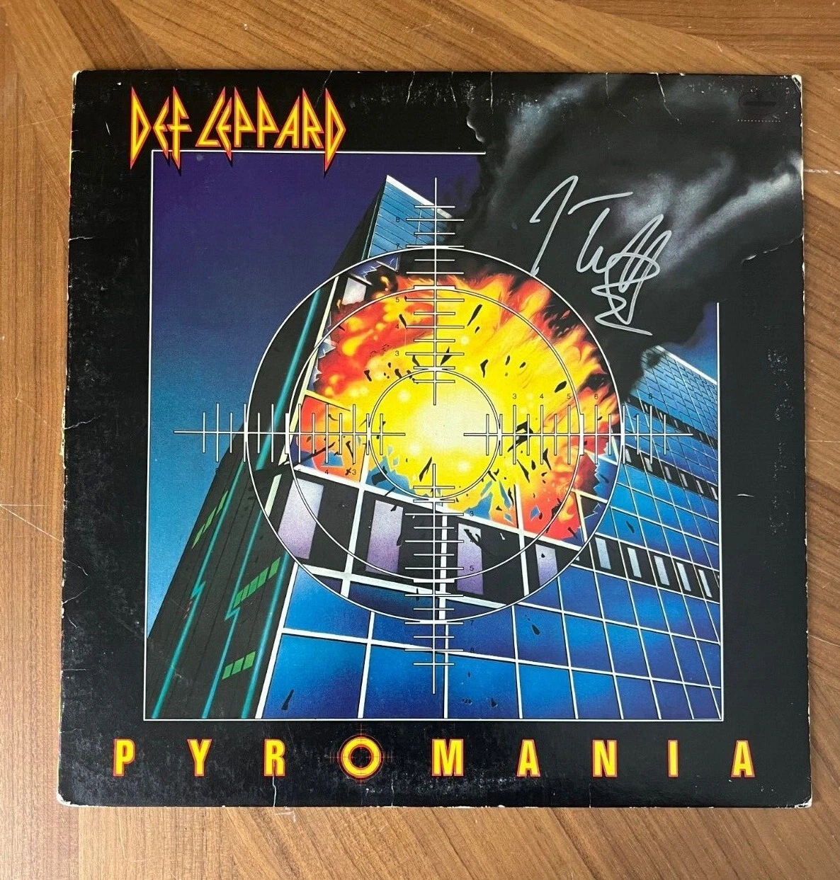 * JOE ELLIOTT * signed album * DEF LEPPARD * PYROMANIA * COA * 4