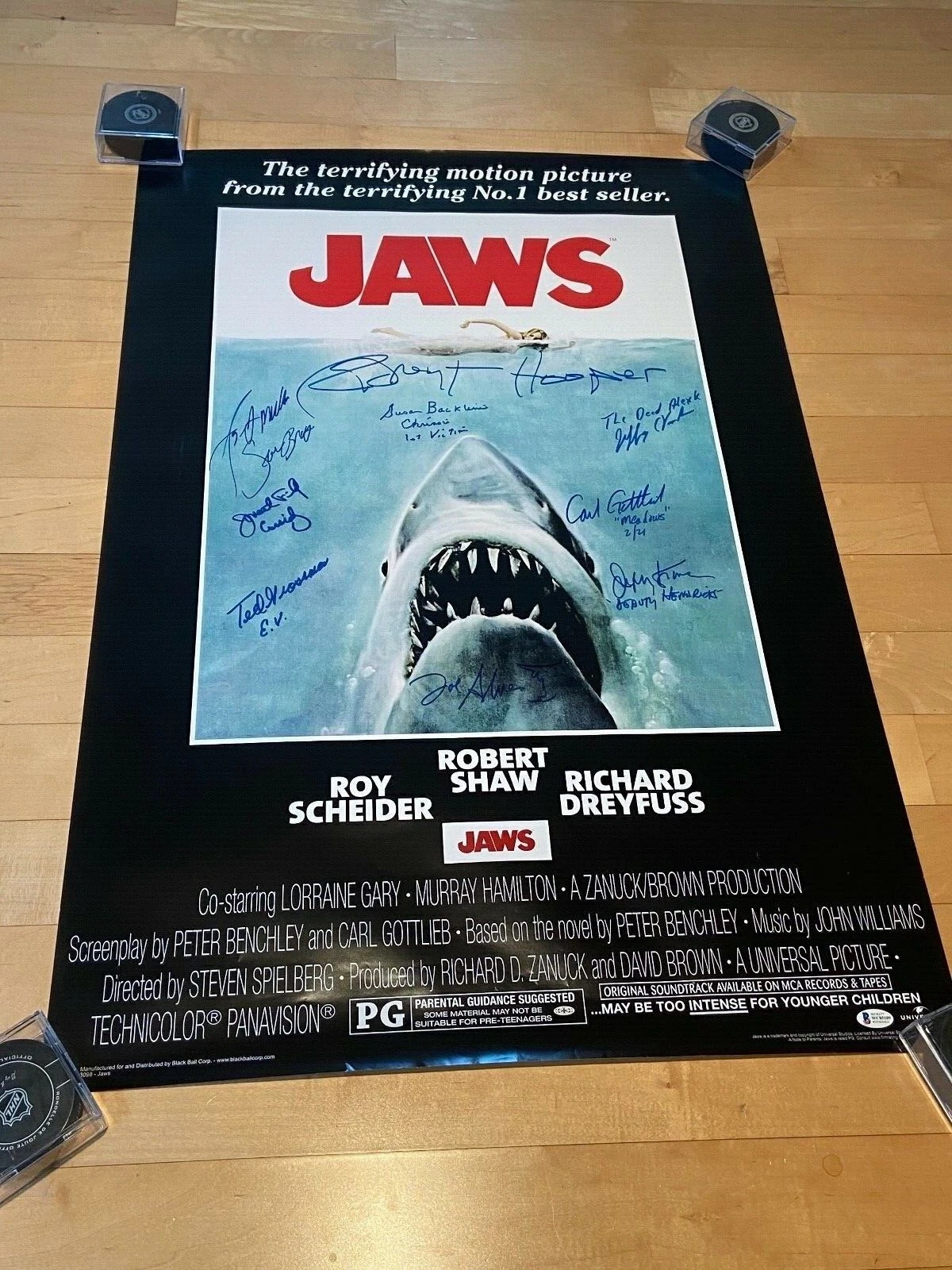 * JAWS * SIGNED 24×36 MOVIE POSTER * DREYFUSS, KRAMER, BACKLINIE +6 MORE * COA 1 COLLECTIBLE MEMORABILIA