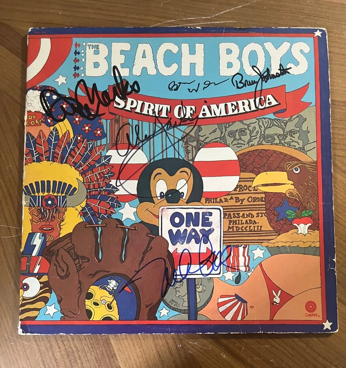 * THE BEACH BOYS * signed album * SPIRIT OF AMERICA *BRIAN WILSON, MIKE LOVE +3*