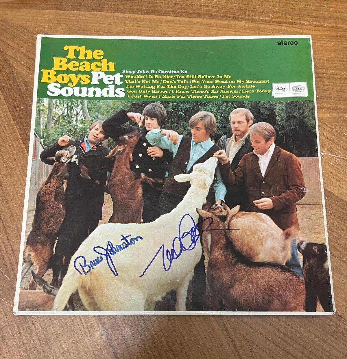* THE BEACH BOYS * signed album * PET SOUNDS * BRUCE JOHNSTON & MIKE LOVE * 1