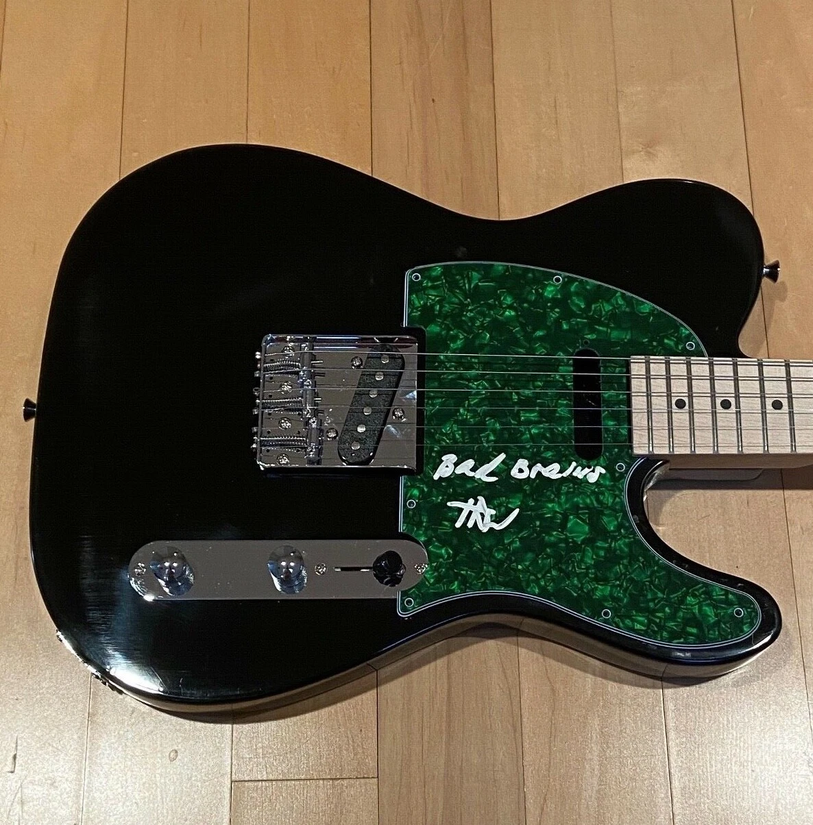* H.R. * signed electric guitar * BAD BRAINS * HUMAN RIGHTS * COA * 3