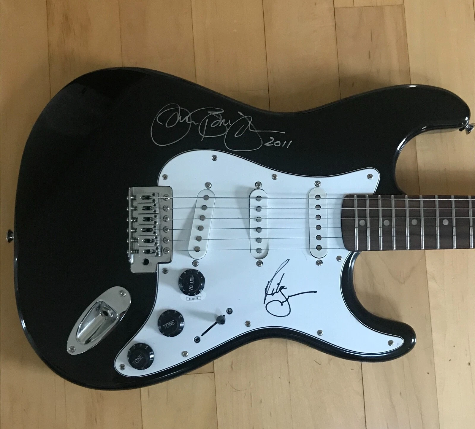 * JON BON JOVI & RICHIE SAMBORA * signed electric guitar * BON JOVI * COA * 1
