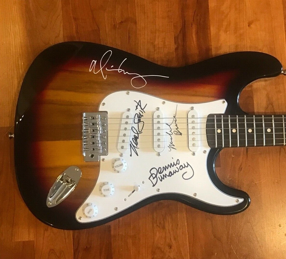 * ALICE COOPER BAND * SIGNED ELECTRIC GUITAR *DUNAWAY, SMITH, BRUCE* COA PROOF 3 COLLECTIBLE MEMORABILIA
