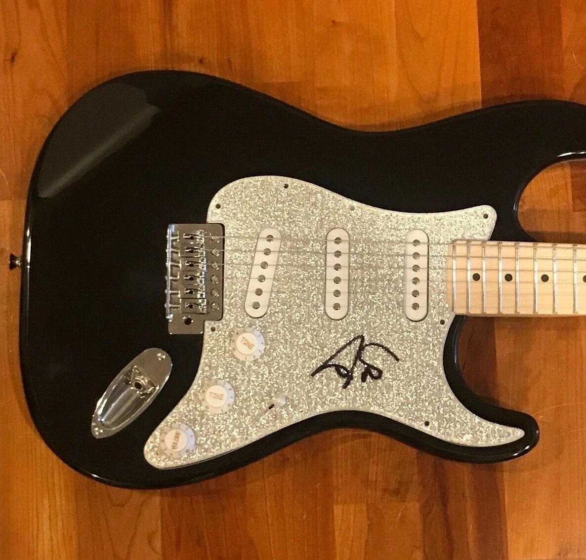 * TREY ANASTASIO * signed autographed electric guitar * PHISH * 4
