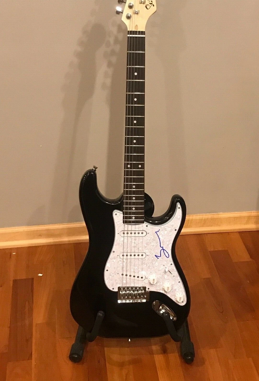 * JERMAINE CLEMENT * signed electric guitar * FLIGHT OF THE CONCORDS * 1