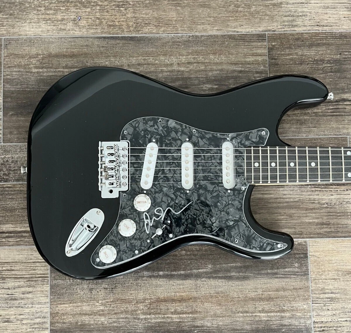 * JENSEN MCRAE * signed electric guitar * ARE YOU HAPPY NOW? * 2