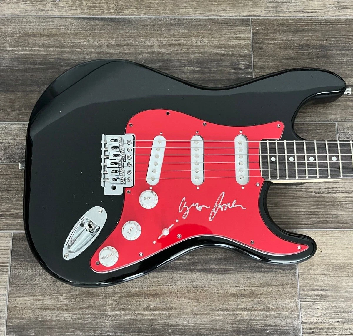 * AYRON JONES * SIGNED ELECTRIC GUITAR * CHILD OF THE STATE * 1 COLLECTIBLE MEMORABILIA