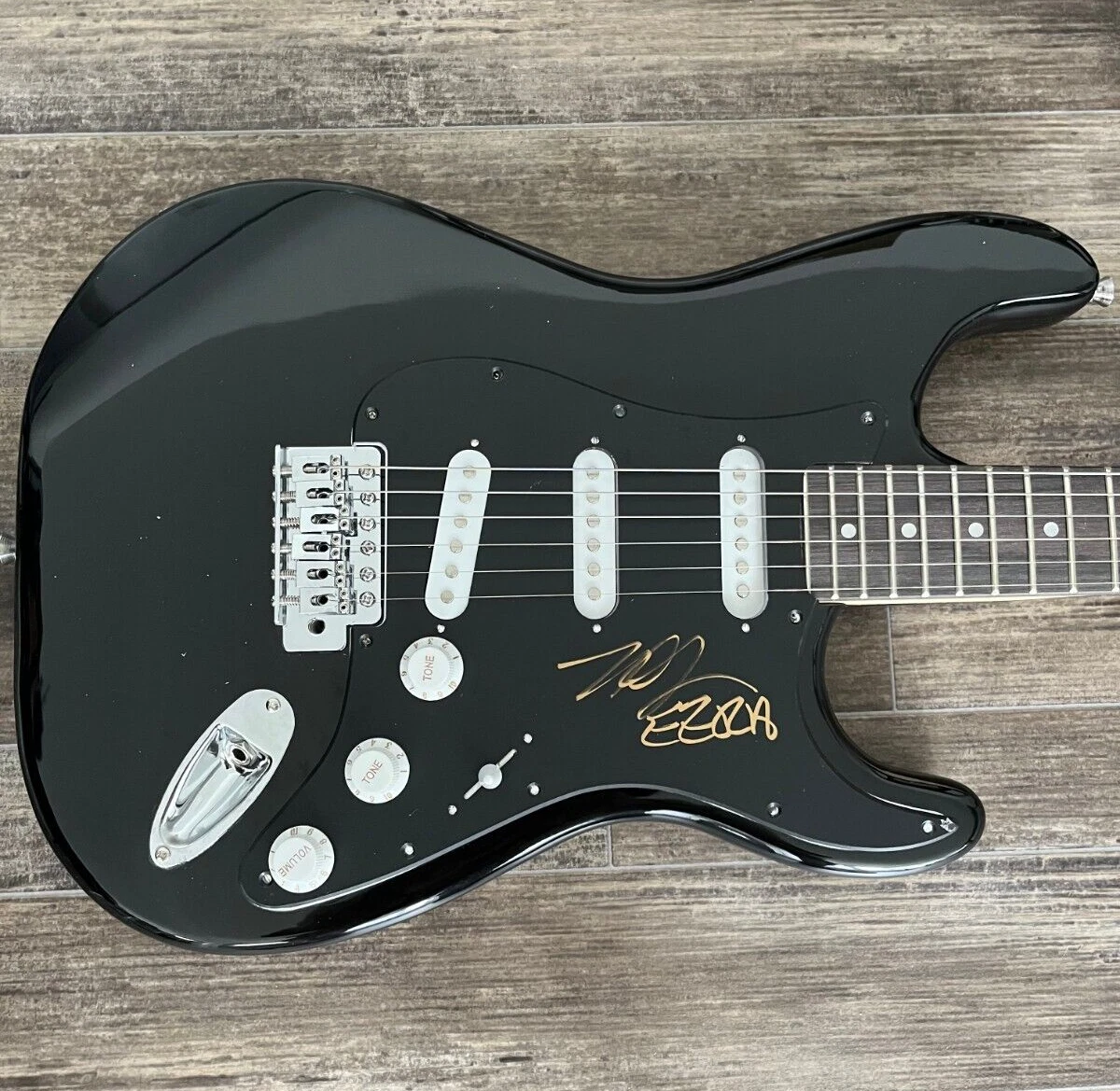 * KEVIN GRIFFIN * signed electric guitar * BETTER THAN EZRA * 2