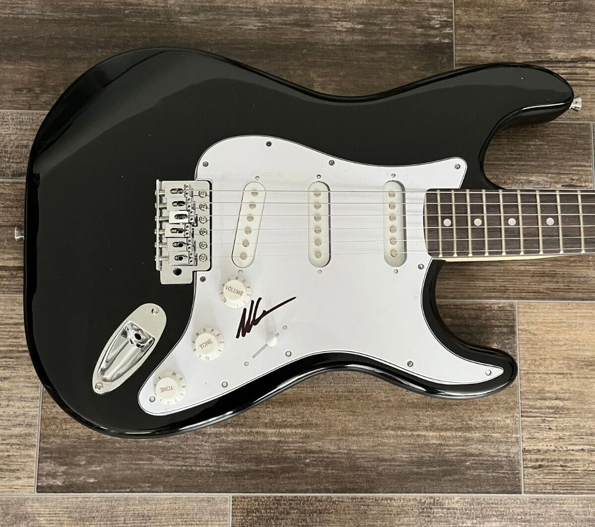 * KELLIN QUINN * signed electric guitar * SLEEPING WITH SIRENS * 1