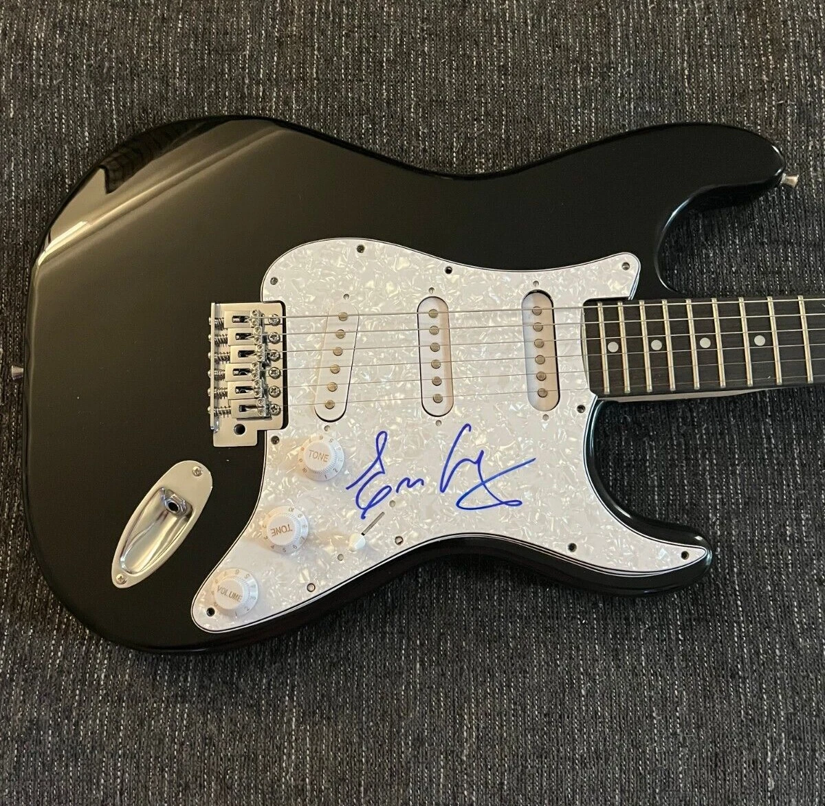 * ERIC AVERY * signed guitar * JANE'S ADDICTION * COA * 1
