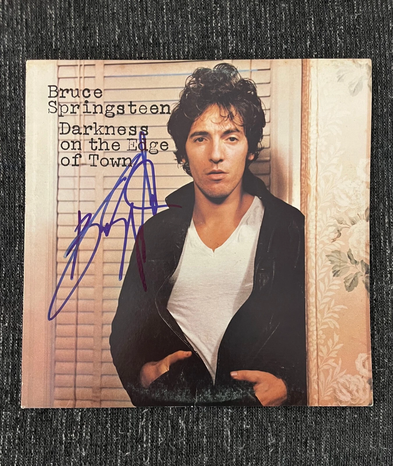 * BRUCE SPRINGSTEEN * signed vinyl album * DARKNESS ON THE EDGE OF TOWN * PROOF