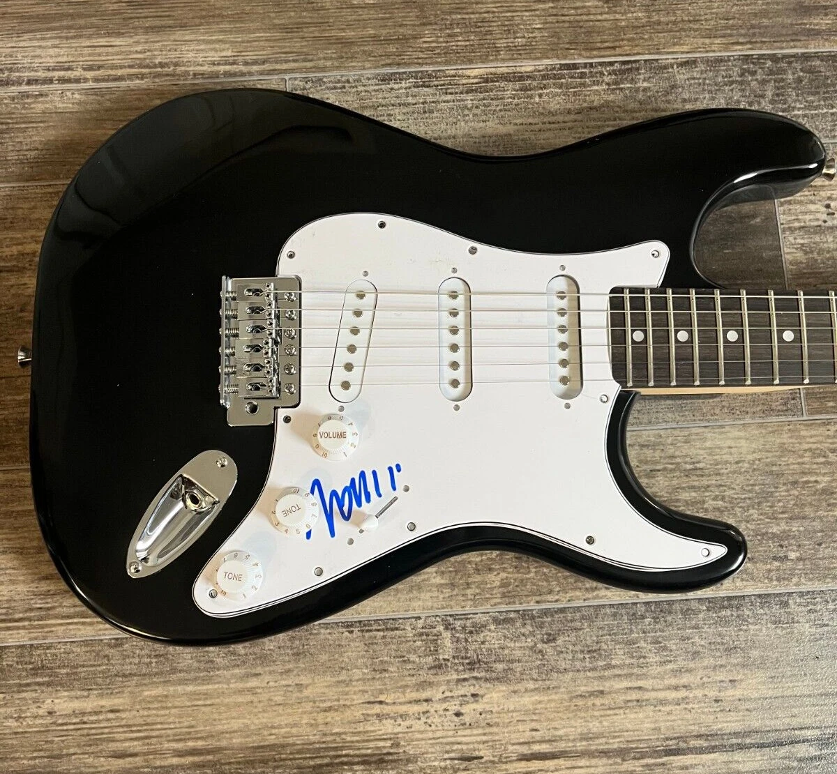 * JOHN TAYLOR * signed electric guitar * DURAN DURAN * 1