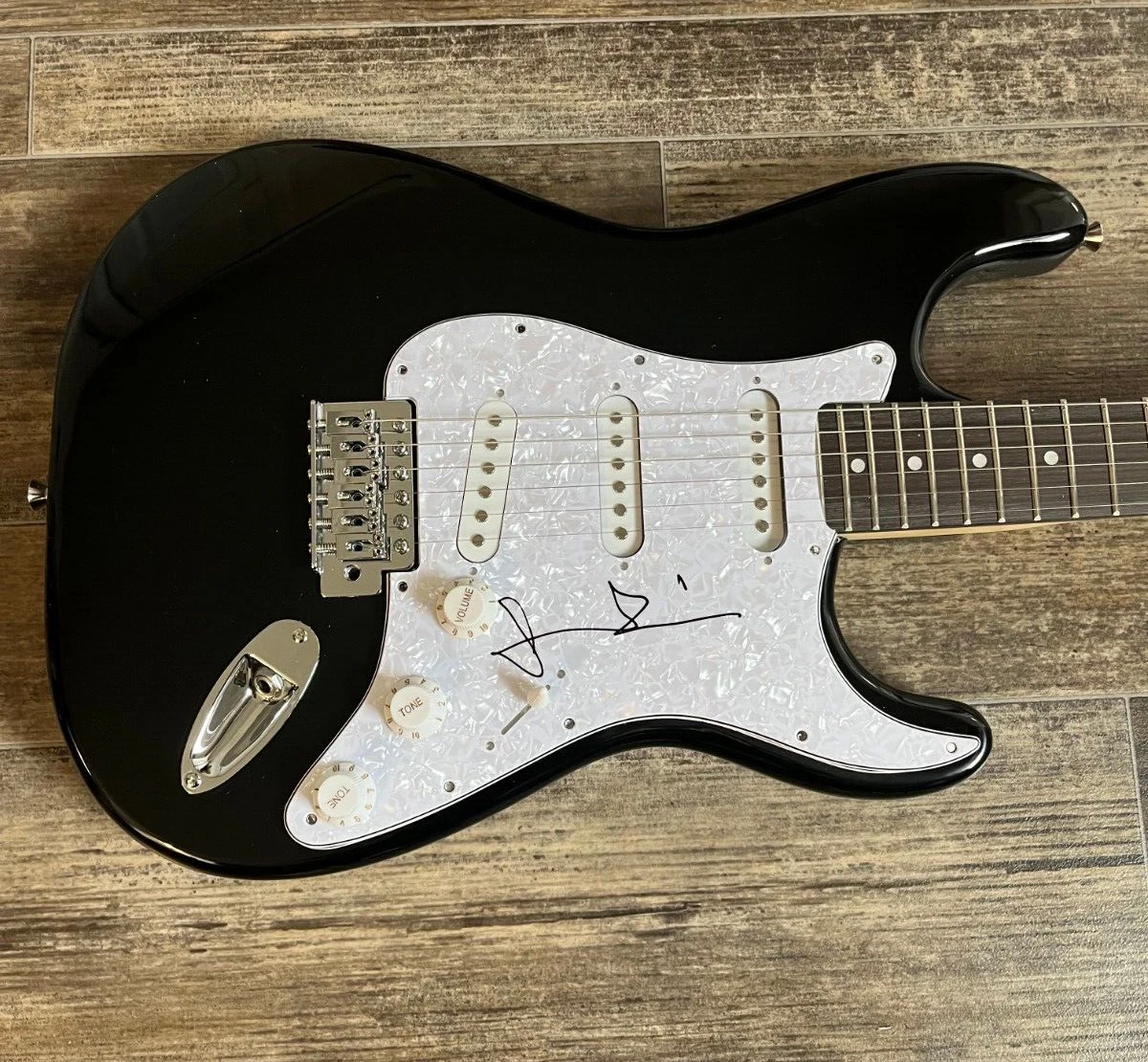 * JIMMY IOVINE * signed electric guitar * INTERSCOPE RECORDS * DR. DRE * 2