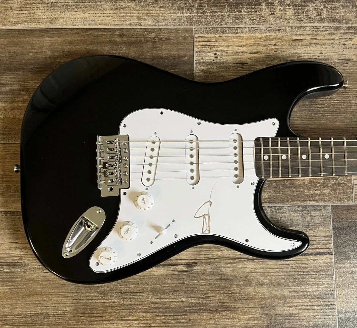 * STEVE VAI * signed electric guitar * DAVID LEE ROTH BAND * 1