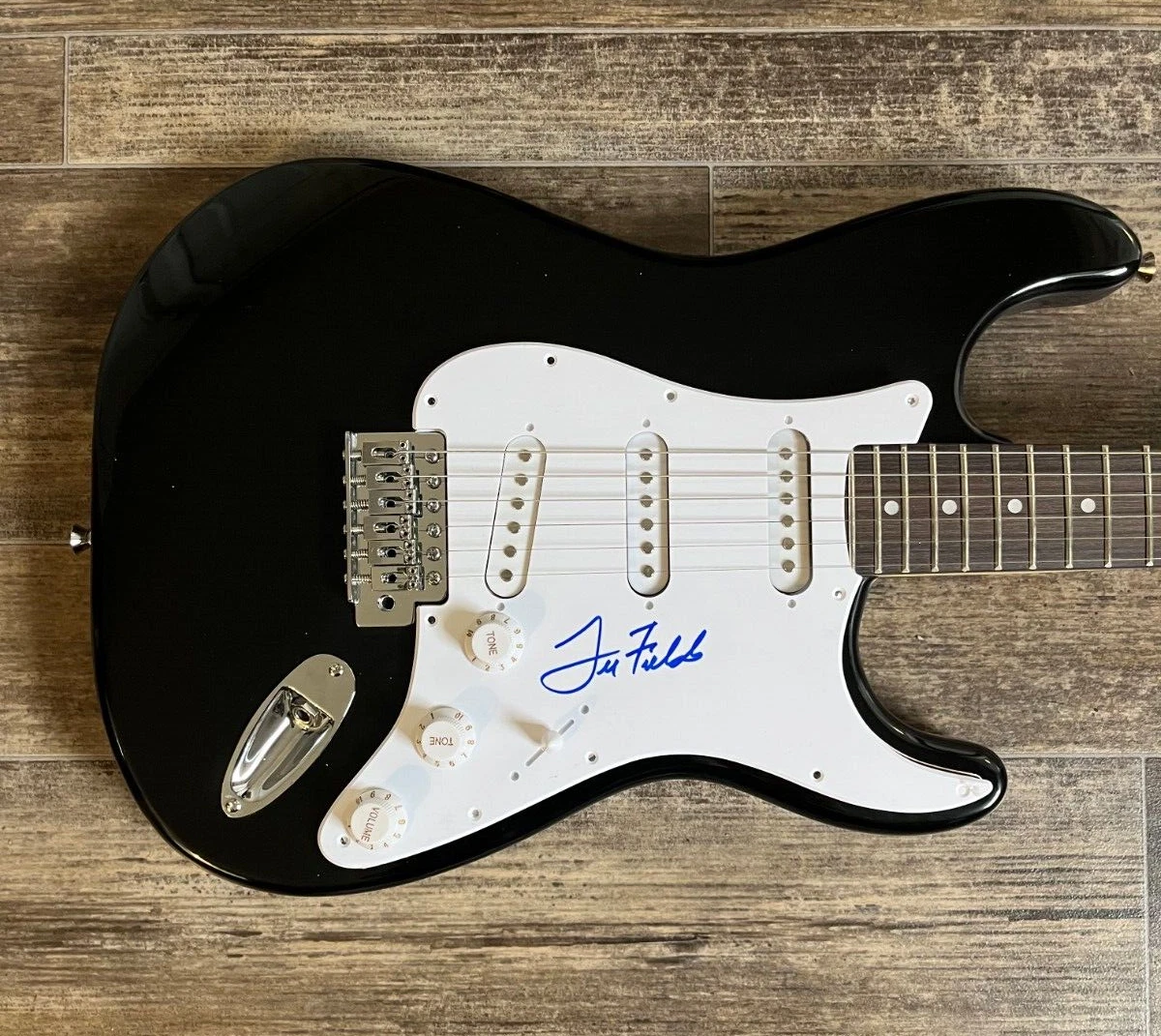 * LEE FIELDS * signed electric guitar * & THE EXPRESSIONS * 1