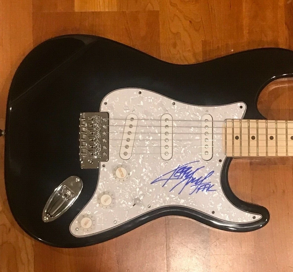 * KERRY KING * signed autographed electric guitar * SLAYER * PROOF * 1