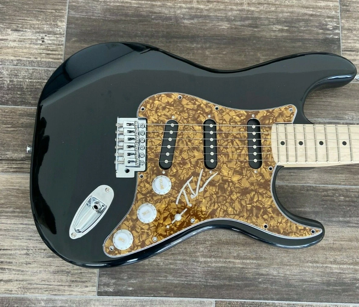 * TAI VERDES * signed electric guitar * A-O-K * COA * 1