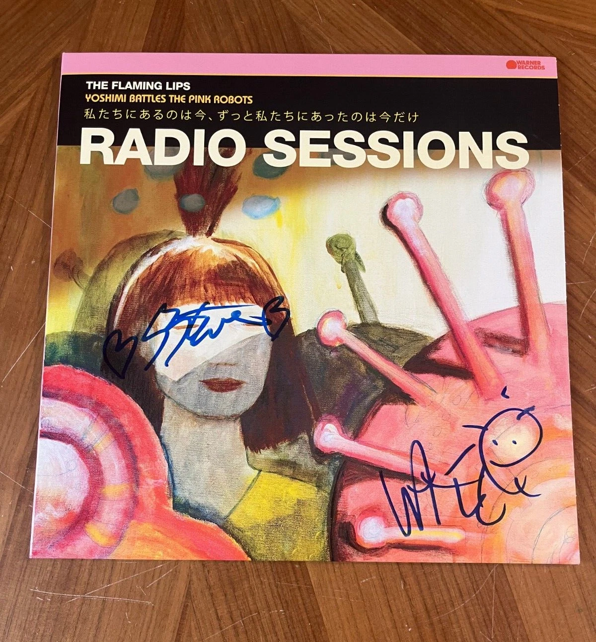 * THE FLAMING LIPS * signed album * YOSHIMI BATTLES THE PINK ROBOTS * RADIO