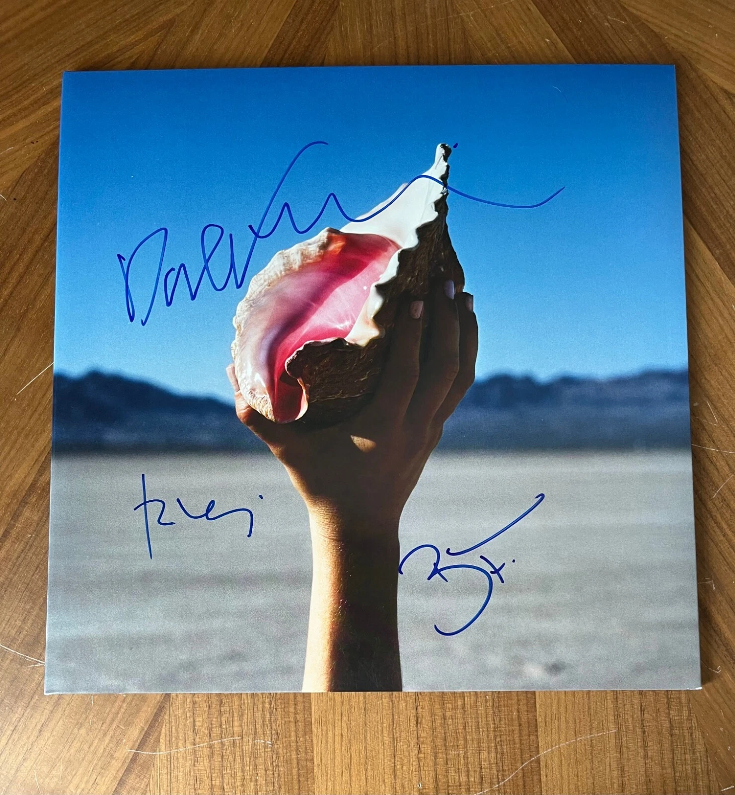 * THE KILLERS * signed album * WONDERFUL WONDERFUL * BRANDON, DAVE & RONNIE * 2