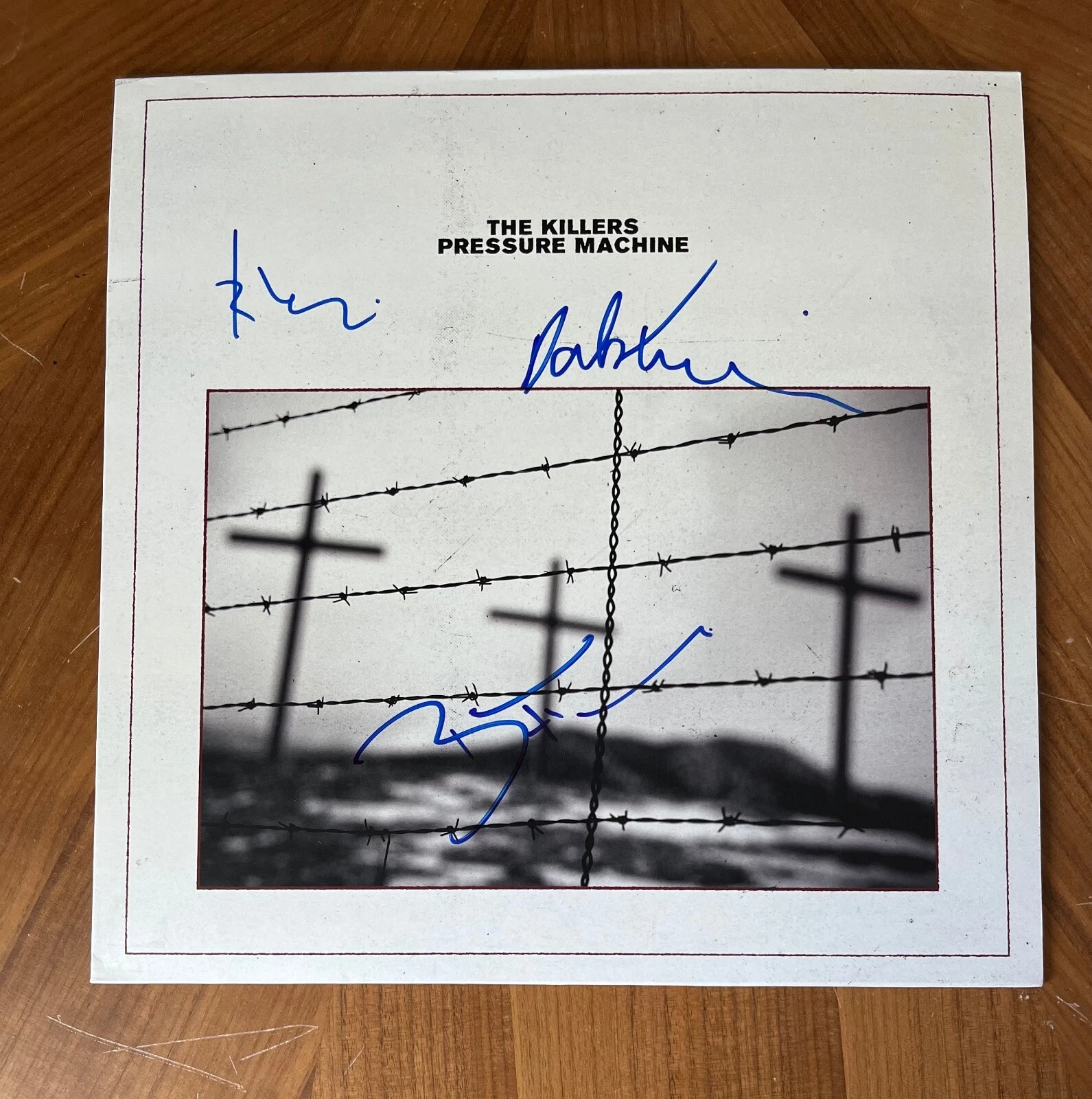 * THE KILLERS * signed album * PRESSURE MACHINE * BRANDON, DAVE & RONNIE * 3