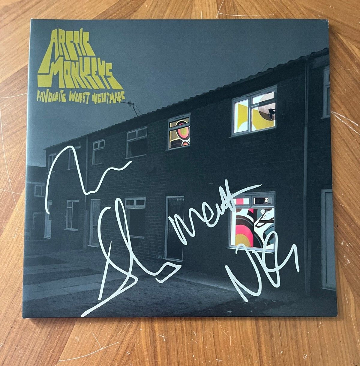 * ARCTIC MONKEYS * signed album * FAVOURITE WORST NIGHTMARE * SIGND BY ALL FOUR