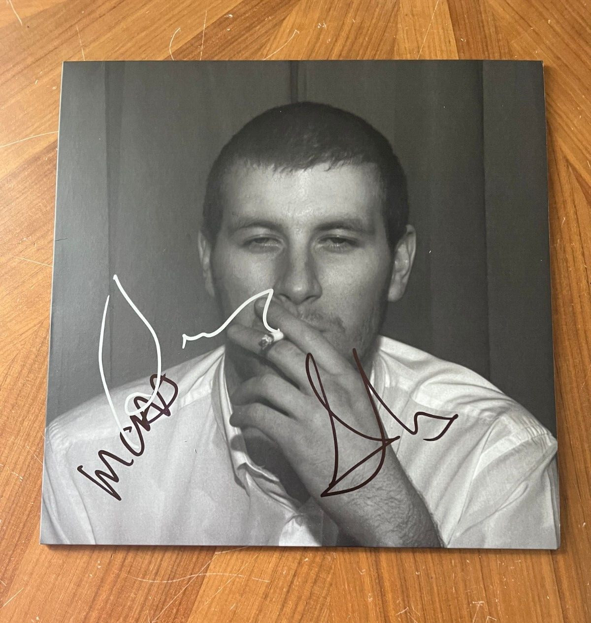 * ARCTIC MONKEYS * signed album * WHATEVER PEOPLE SAY I AM, THATS WHAT I'M NOT *
