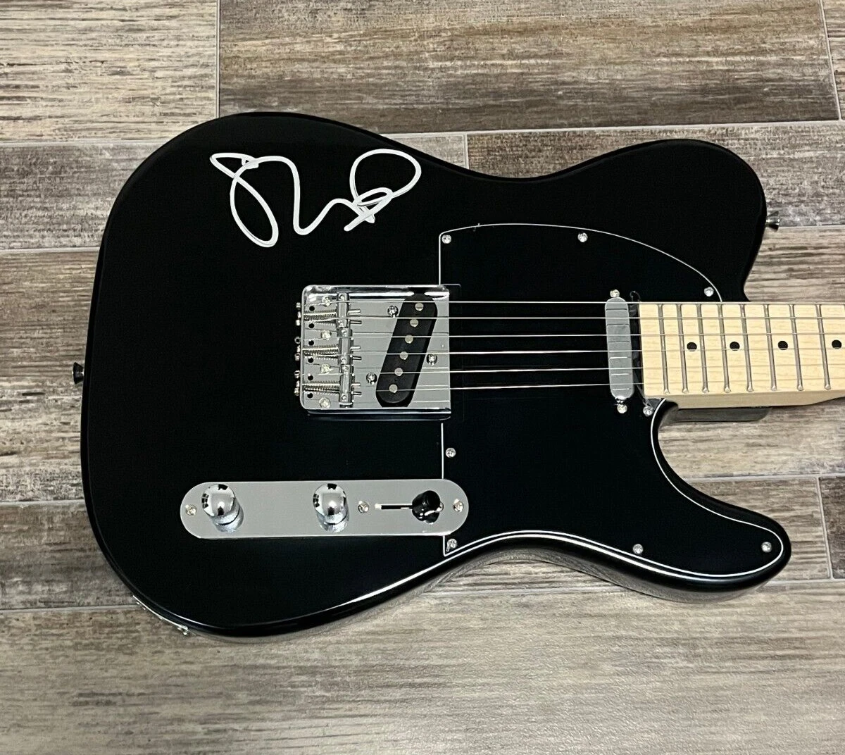 * SIMON LE BON * signed guitar * DURAN DURAN * 2