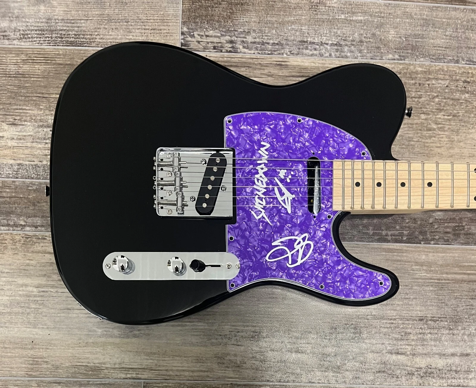 * SHINEDOWN * signed electric guitar * BRENT SMITH & ZACH MYERS * PROOF * 4