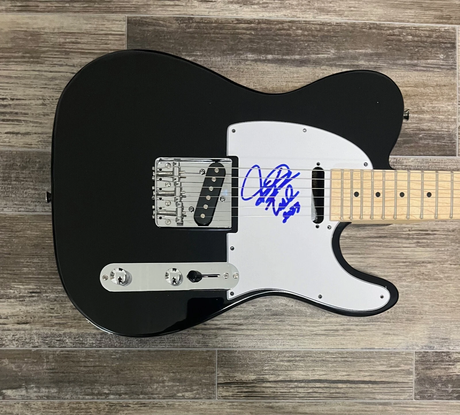 * JEFF KEITH * signed electric guitar * TESLA * 2