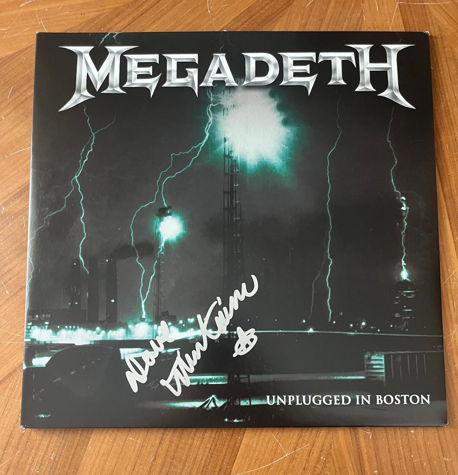 * DAVE MUSTAINE * signed album * MEGADETH * UNPLUGGED IN BOSTON * 1